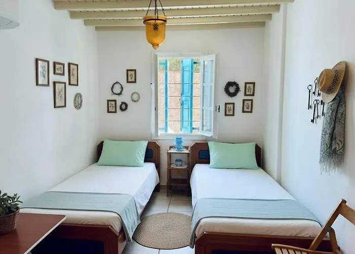 Trendy 2 Bd House W Balcony Close To 別荘 オルノス