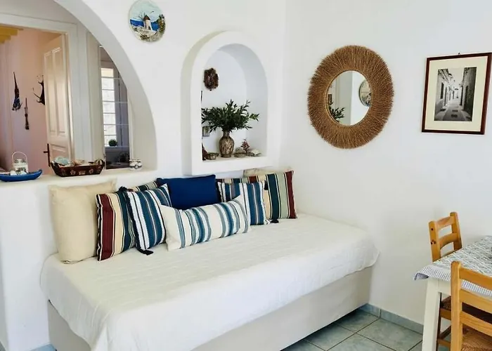 Trendy 2 Bd House W Balcony Close To